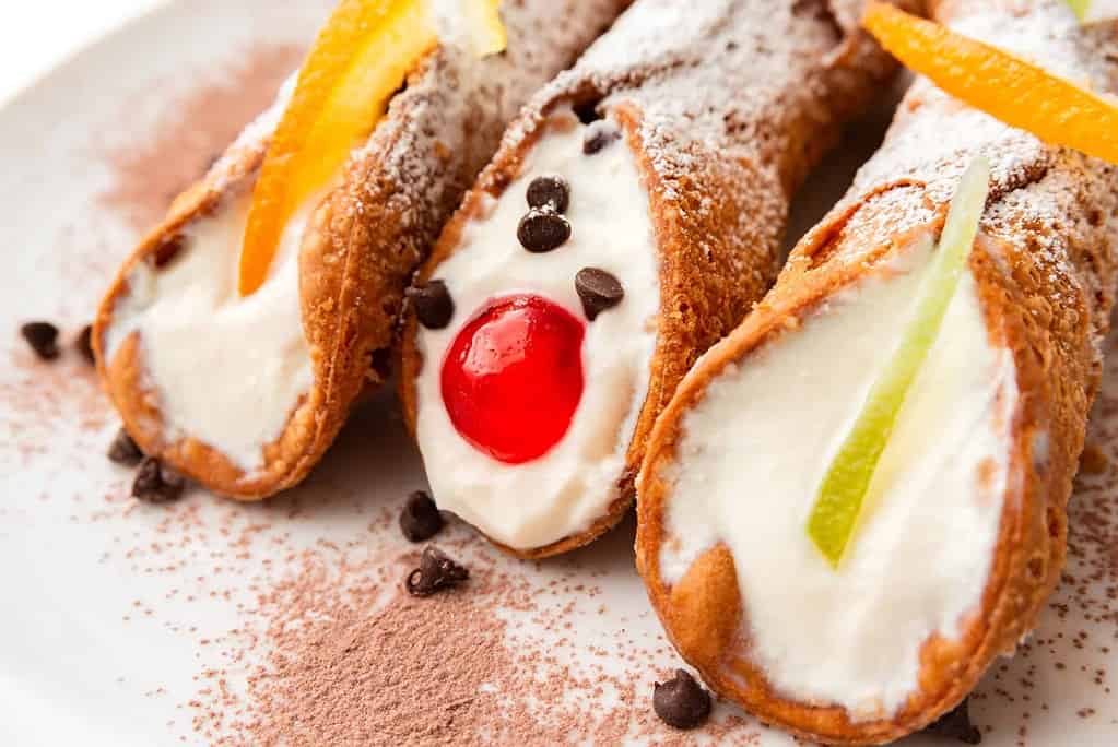 how long do cannoli last with filling