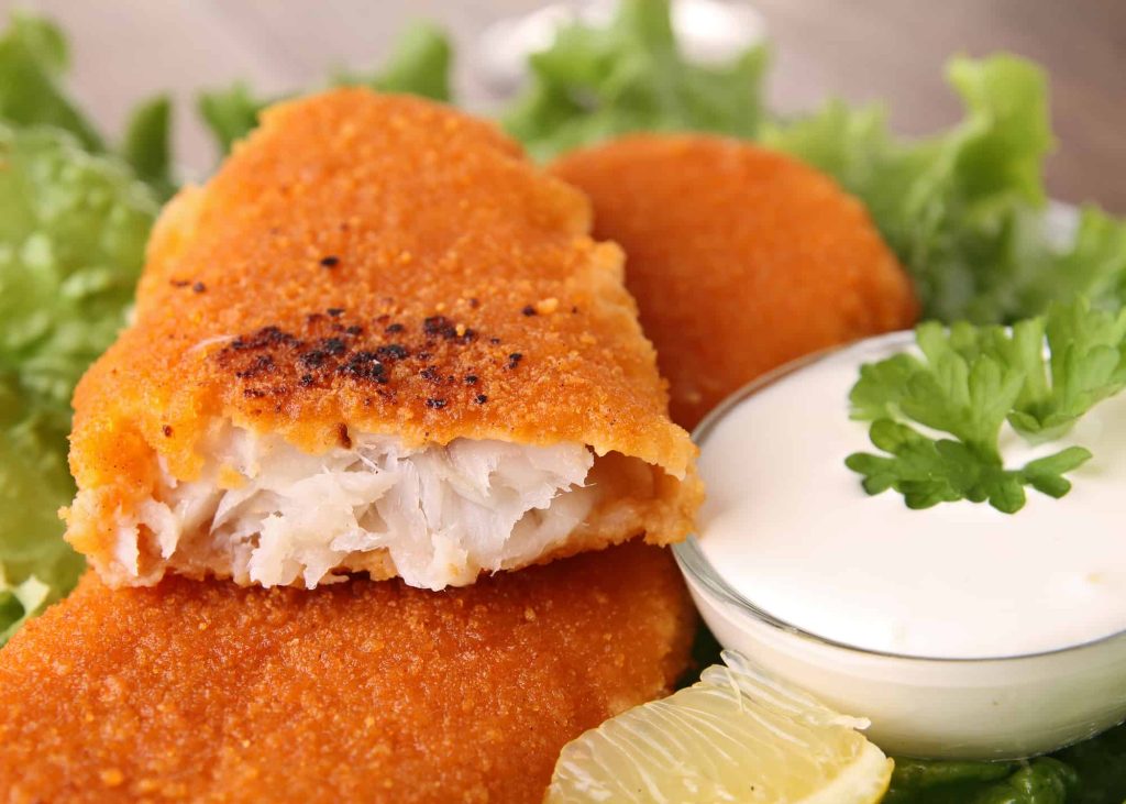 breaded gaspergoo fish fillet with sauce