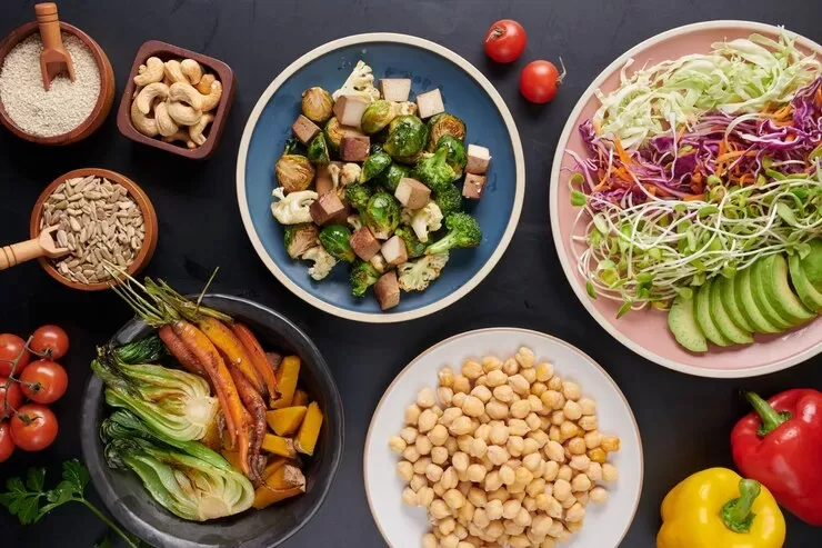 The Top Benefits of Combining Paleo and Vegan Diets