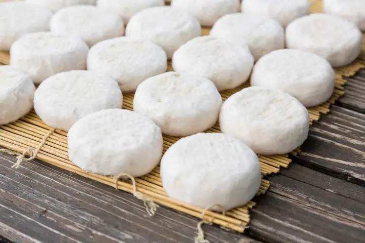 Is Goat Cheese and Milk Paleo? If So, Why?