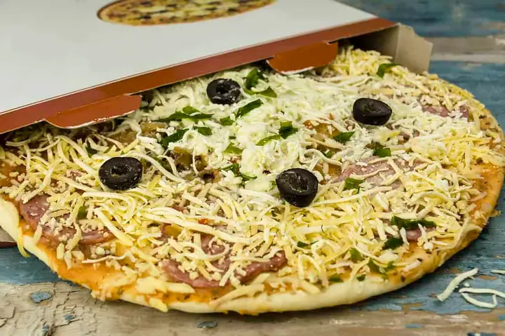 How Big Is a Frozen Pizza? Sizes, Weights and Brands