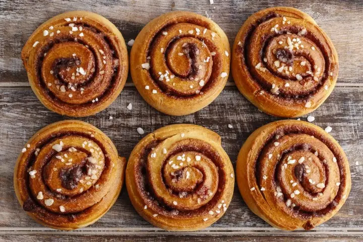 Which Cinnamon Rolls are Gluten Free? [Pillsbury + Brands]
