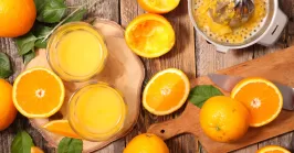 fresh orange and orange juices