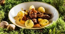 elk meat with potatoes