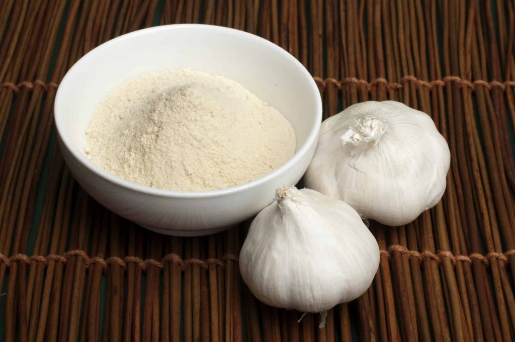 garlic powder and whole garlic