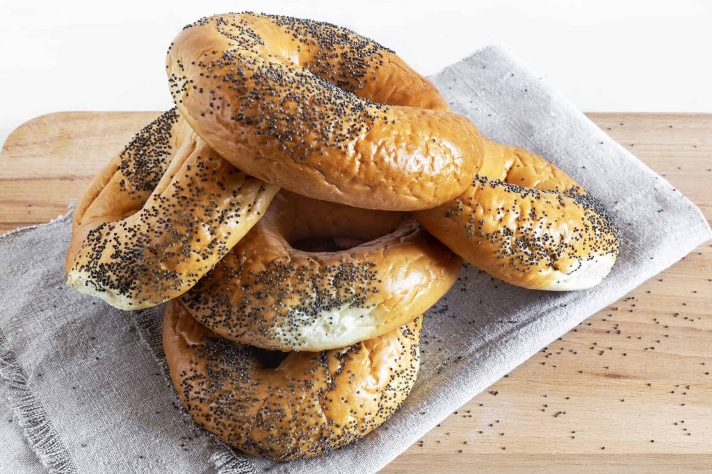 dunkin donut bagels with poppy seeds 